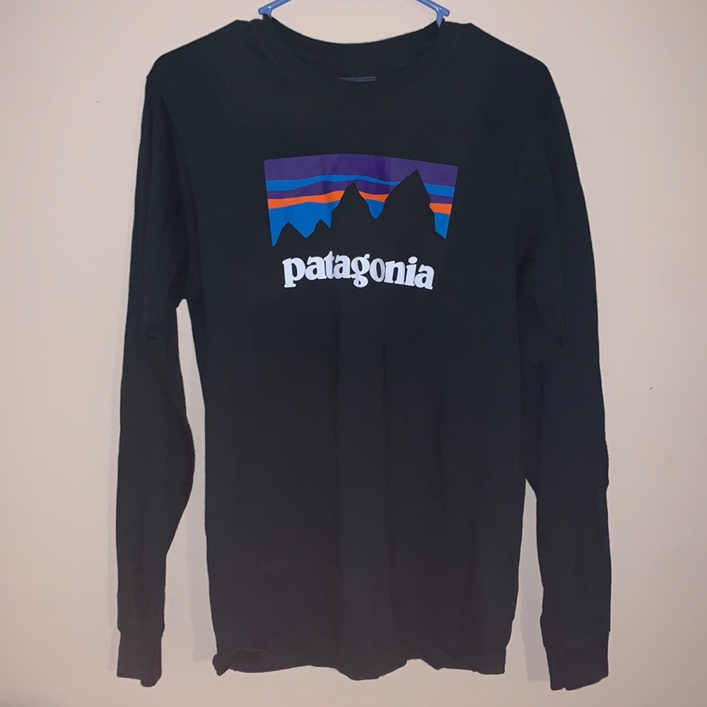 Patagonia XS Long Sleeve Green T-shirt